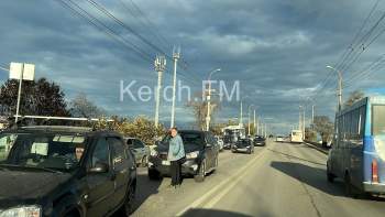 На Горьковском мосту произошла авария