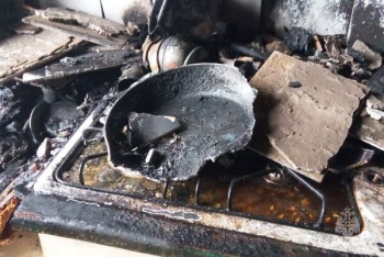 На западе Крыма мужчина получил ожоги, пытаясь потушить пожар в квартире