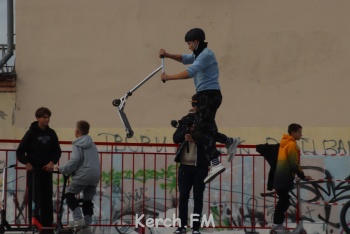 В Керчи открыли отремонтированный скейт-парк на Черепашке