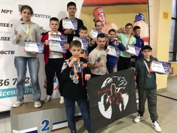 Керчане привезли 5 золотых медалей с Чемпионата и Первенства Крыма по Кикбоксингу