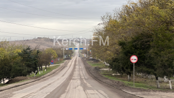 На выезде из Керчи сняли асфальт