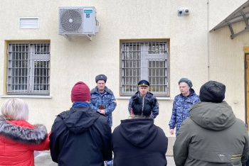 В Крыму устроили встречу родственников с осужденными