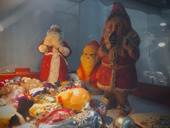 В Керчи открылась выставка «Карнавал новогодних игрушек»