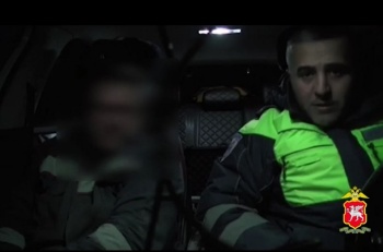 Пьяный водитель разбил клумбы в Керчи и лишился прав на два года