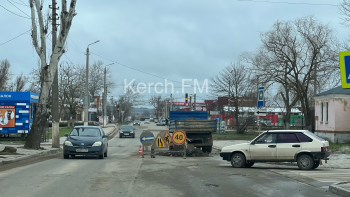 На Шлагбаумской частично ограничили движение