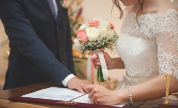 В Керчи за неделю зарегистрировали брак 16 пар