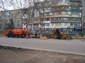 На Горького на месте провала дороги начали ремонтные работы
