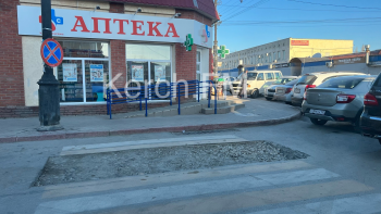 Коммунальщики на дороге на Козлова оставили огромную яму
