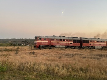 Перед Крымским мостом ожидают 9 поездов дальнего следования