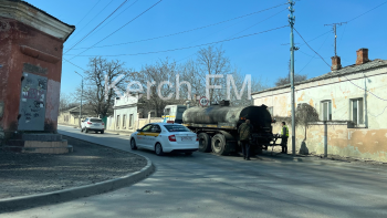 На Чкалова частично затруднено движение транспорта