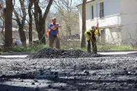 Новости » Общество: В Керчи продолжается благоустройство придомовых территорий