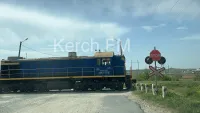 Семафор на ж/д переезде по Индустриальному шоссе в Керчи не работает