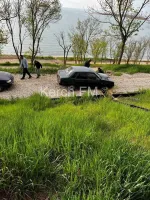 В Аршинцево машина застряла в ливневке