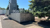 Около памятника Ленину  убрали ограждения