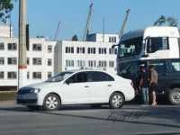 На Камыш-Бурунском шоссе в Керчи произошло ДТП с фурой