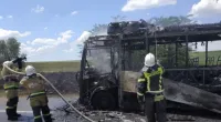 Автобус с пассажирами загорелся на трассе в Крыму